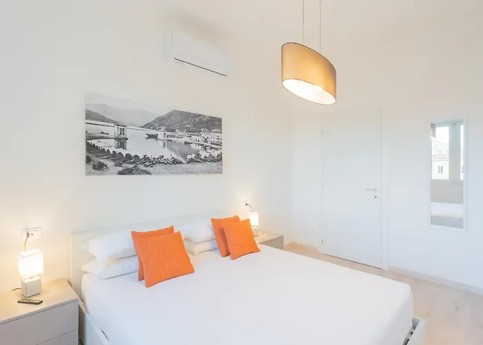 White View Como